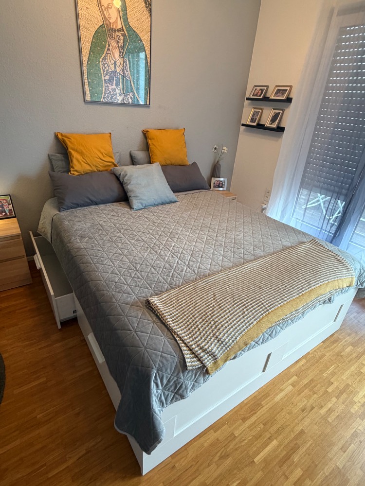 Weißes Bett mit 4 Stauraumschubladen und Matratze 200 x 160 cm