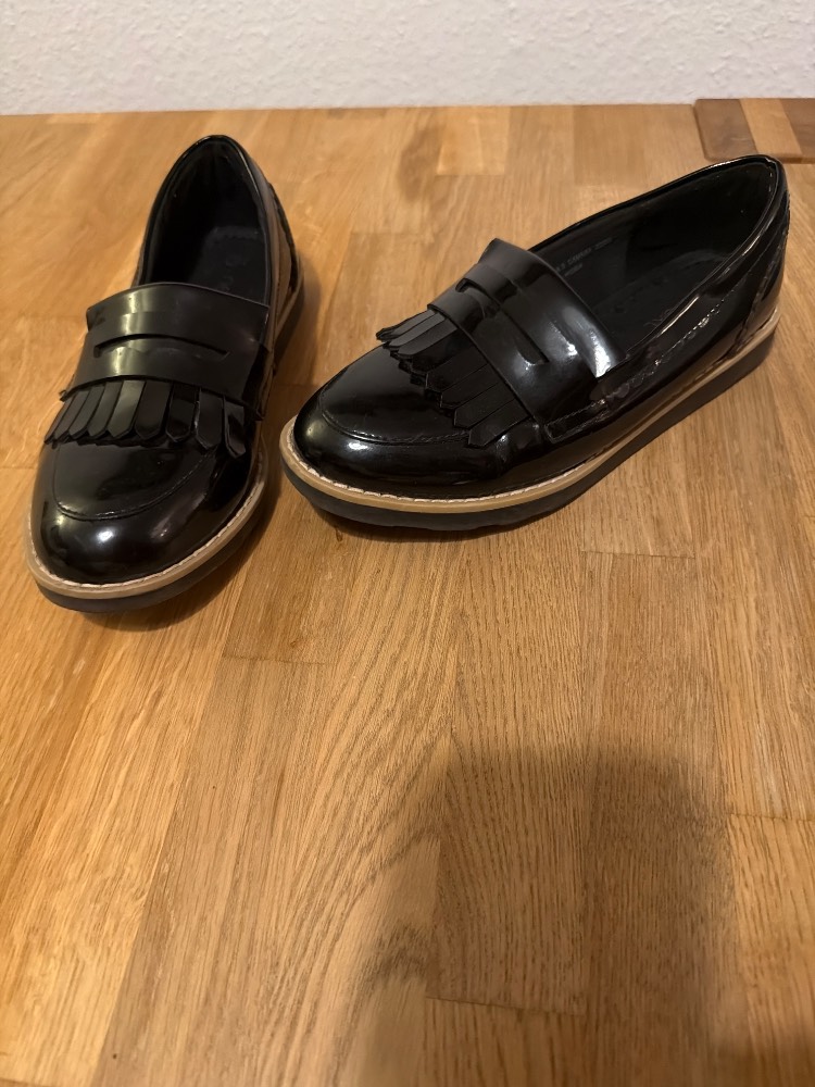 Next Schwarze Lack-Loafer mit Fransen Gr.34